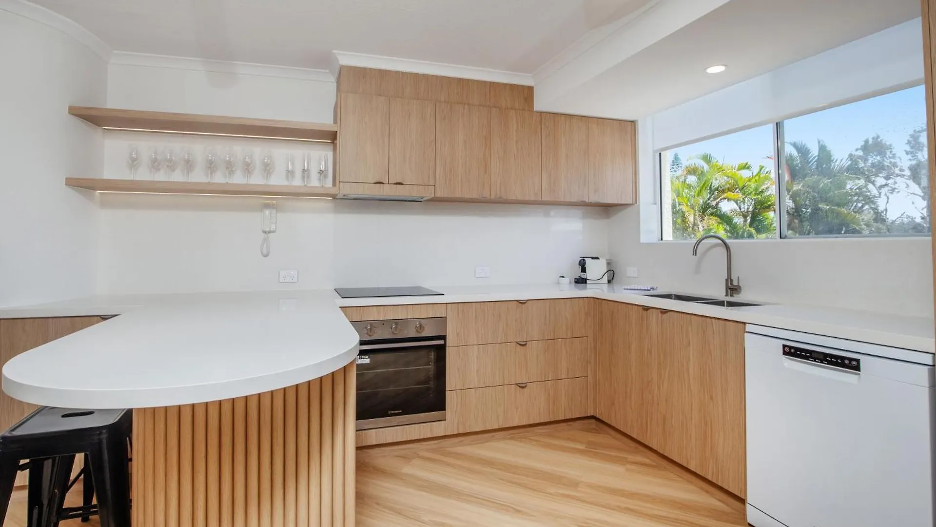 Crystal Beachfront Apartments Gold Coast