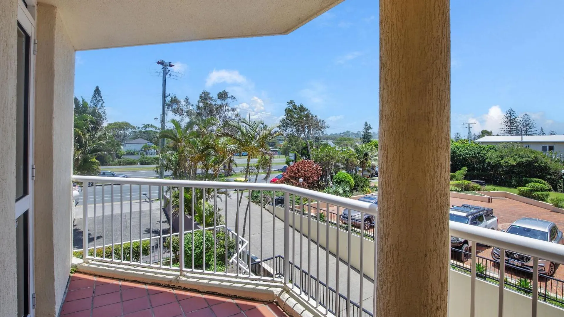 Aparthotel Crystal Beachfront Apartments Gold Coast