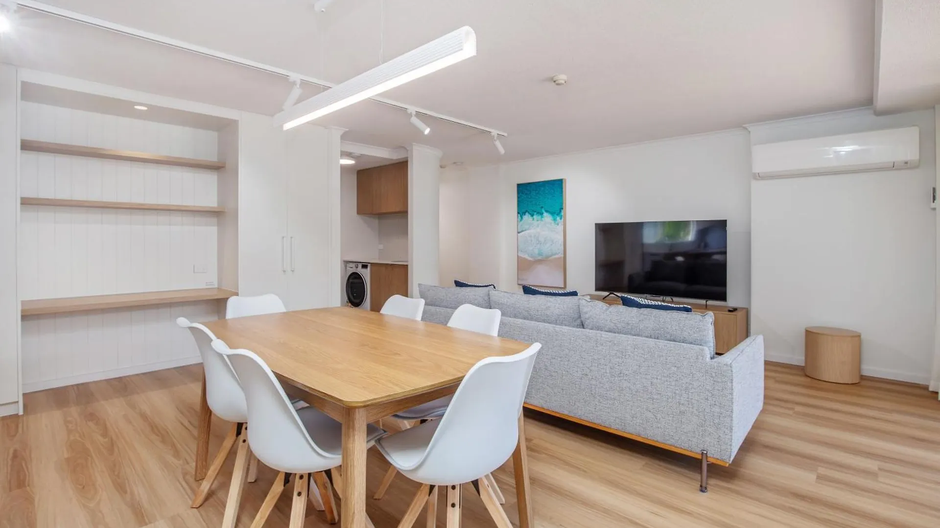 Crystal Beachfront Apartments Gold Coast Aparthotel