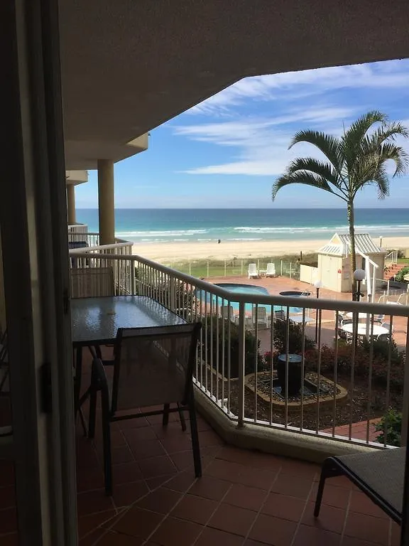 Aparthotel Crystal Beachfront Apartments Gold Coast