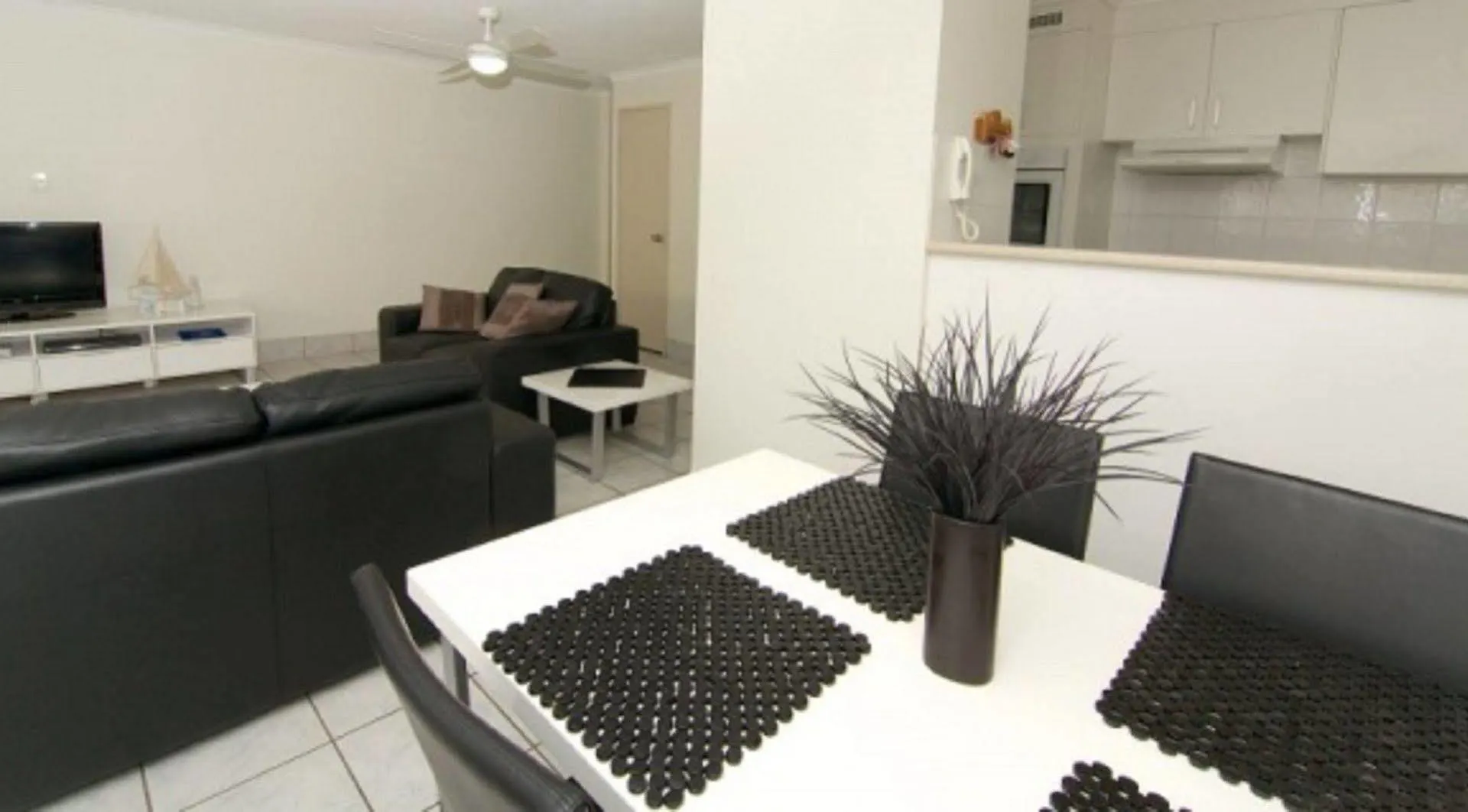 Crystal Beachfront Apartments Gold Coast Aparthotel