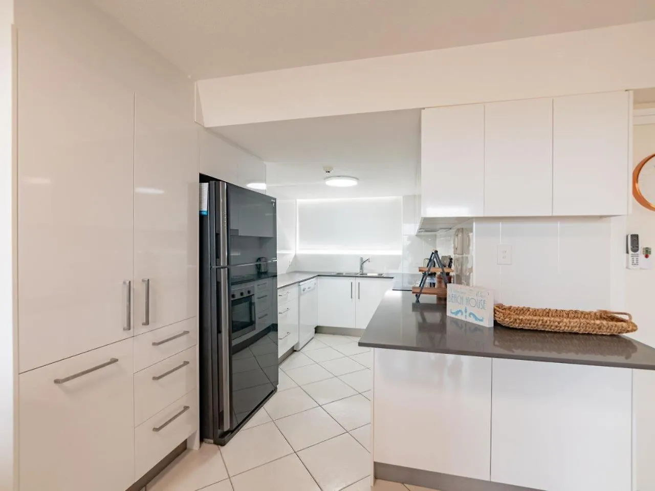 Crystal Beachfront Apartments Gold Coast Apartahotel