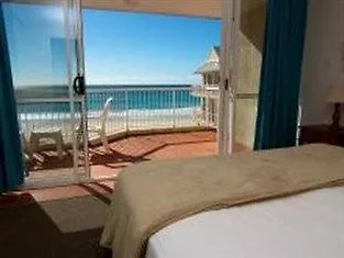 Apartahotel Crystal Beachfront Apartments Gold Coast