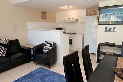 Apartahotel Crystal Beachfront Apartments Gold Coast