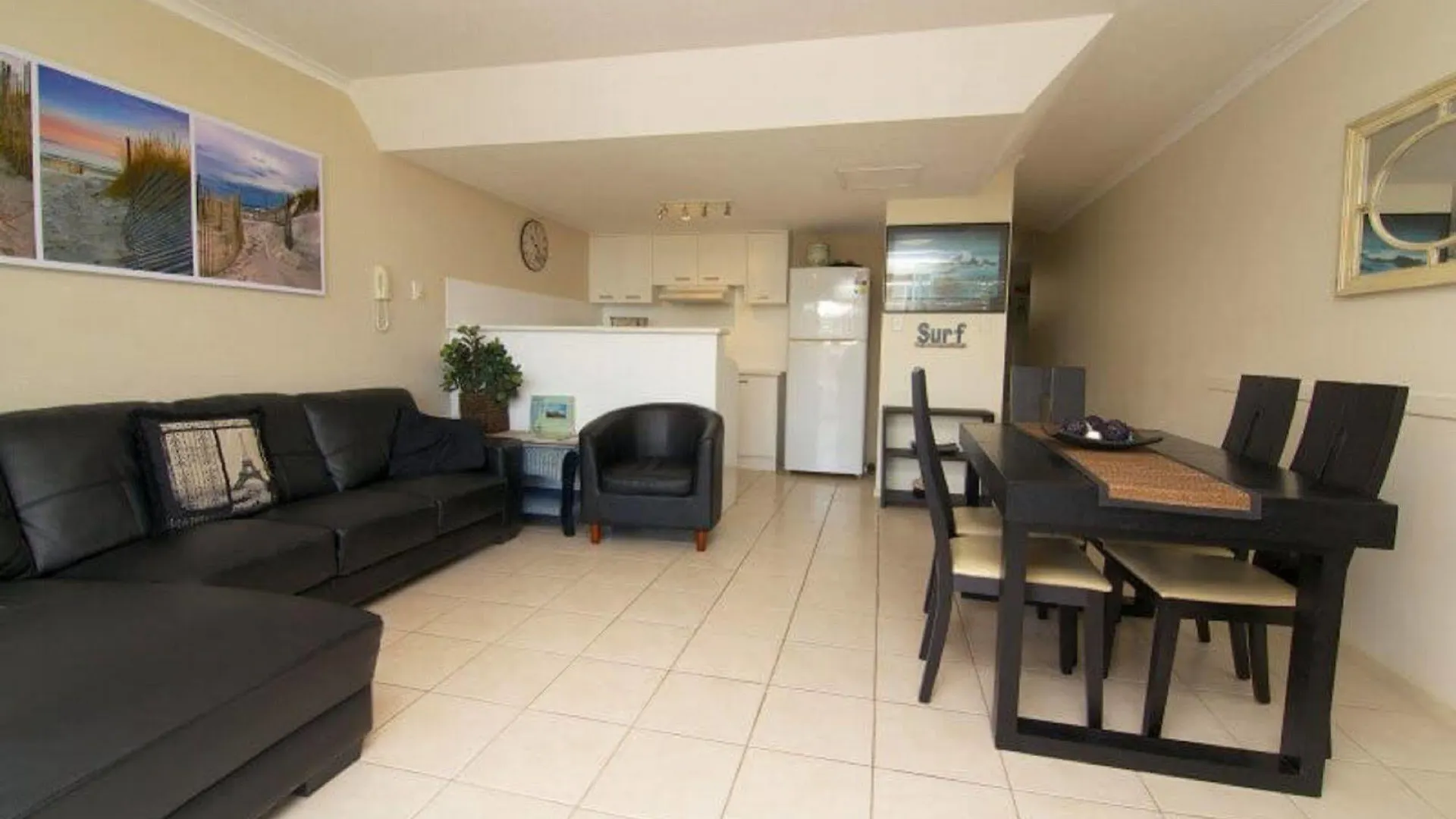 Crystal Beachfront Apartments Gold Coast Apartahotel