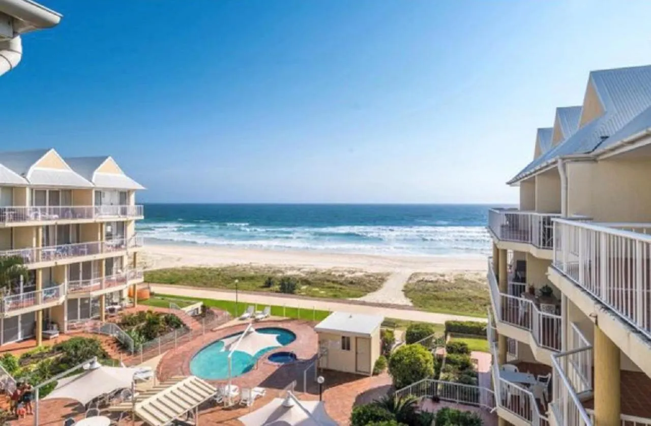 Crystal Beachfront Apartments Gold Coast